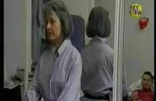 xxx 一个成年的俄罗斯姑娘正在网络摄像头前玩。