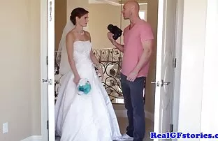 xxx 布鲁内特吸了两只雄鸽，给了两个洞