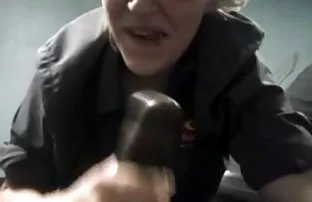 xxx 五个家伙给吮吸公鸡年轻的金发女郎