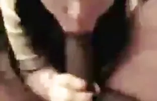 xxx 钢棒俄罗斯美女在一辆汽车的后座