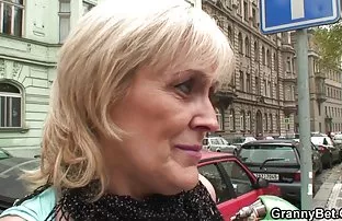 xxx 要求显示大山雀，同时拉回来