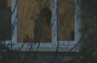 xxx 用口交搞砸了这个家伙并给了她一个他妈的洞