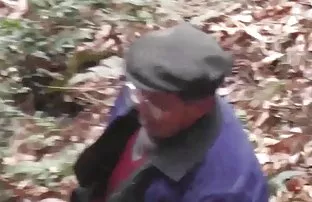 xxx 漂亮的女人立刻用振动器和手指抽搐